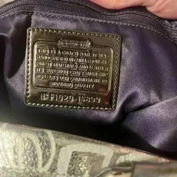 NWOT Metallic Silver Rare Poppy Vintage Y2K Coach Bag Great for Travel - Picture 13 of 14